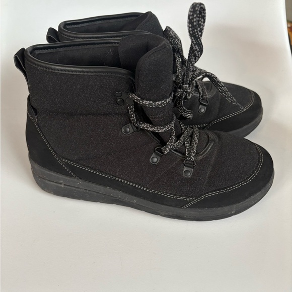 Cloudsteppers by Clarks Cabrini cove boot black grey women’s size 8 - Picture 2 of 9